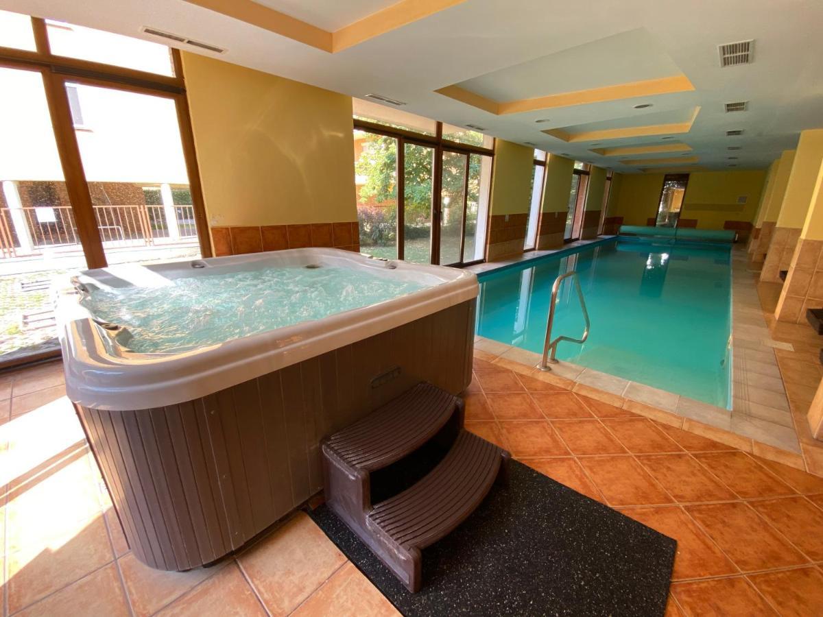 Dorina Wellness Apartman Siofok Ngoại thất bức ảnh