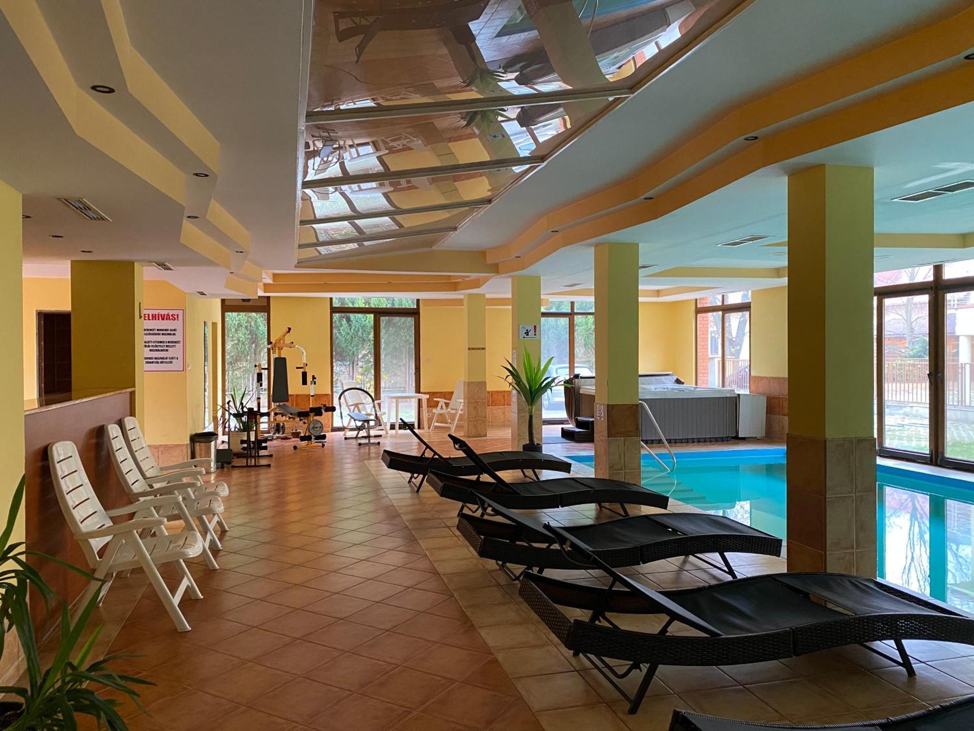 Dorina Wellness Apartman Siofok Ngoại thất bức ảnh