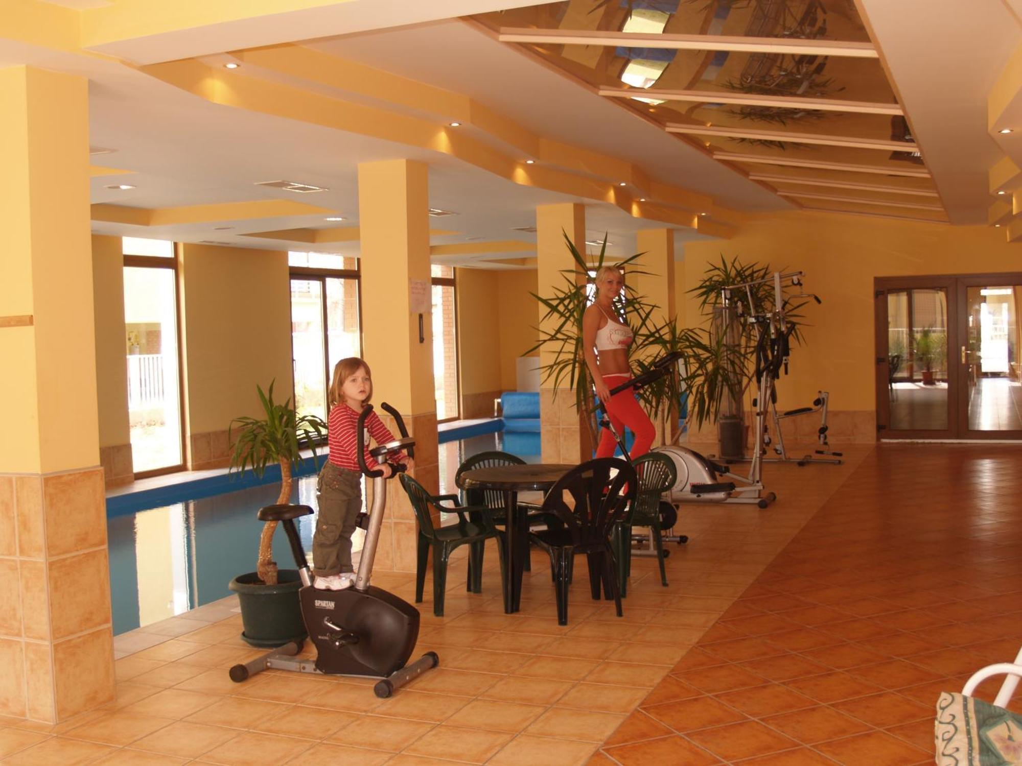 Dorina Wellness Apartman Siofok Ngoại thất bức ảnh