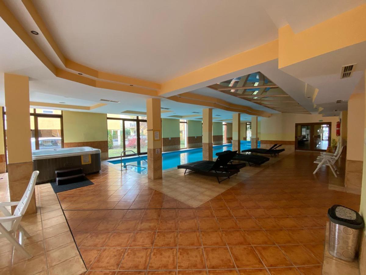 Dorina Wellness Apartman Siofok Ngoại thất bức ảnh